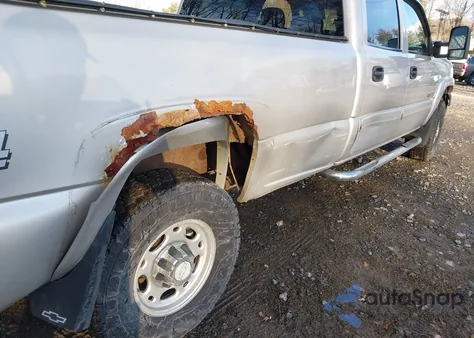 2006 Chevrolet Silverado 2500Hd Lt1 z USA, uszkodzony, nr VIN 1GCHK23U26F231348